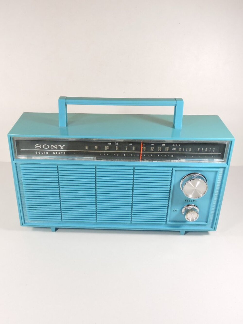 Vintage 1970's SONY Model 8R-42A Portable Transistor Radio Working - Very Retro